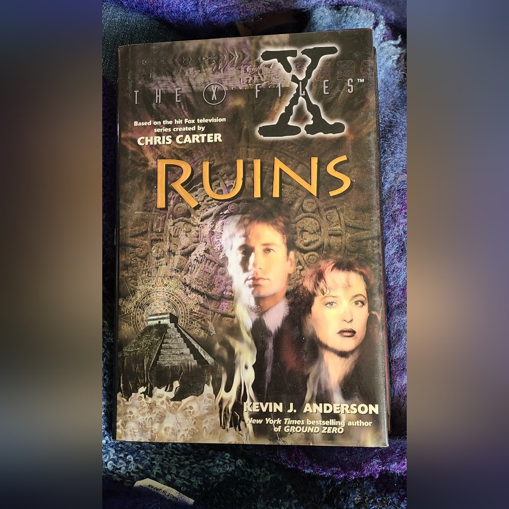 The X Files, Ruins, hardcover book